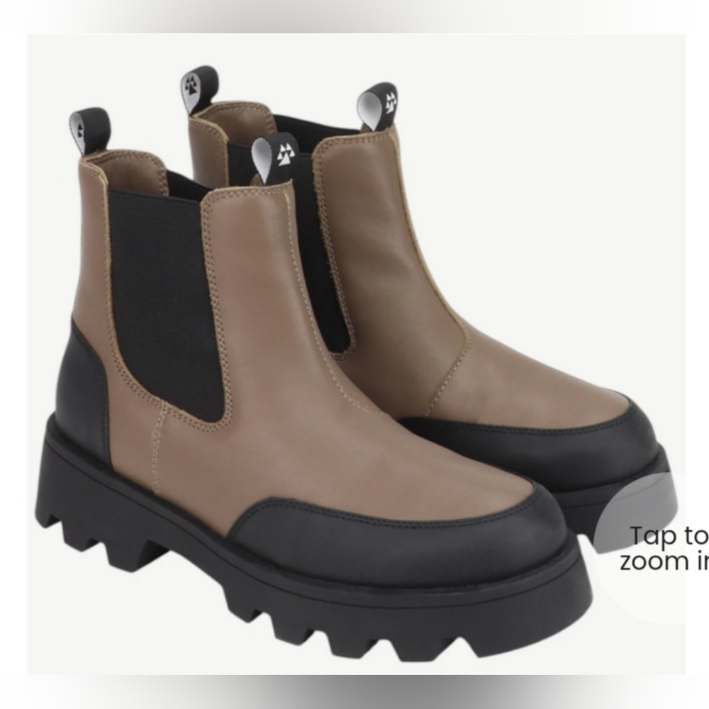 Cougar Shani Leather Waterproof Chelsea Boots In Almond Color. Size: 9.